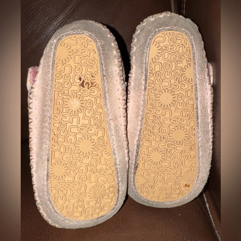 UGG Kids Slippers with Leopard Print and Pink Lining